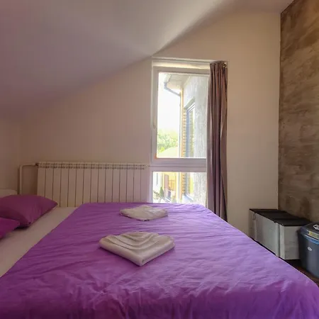 Hostel Fair And Square *