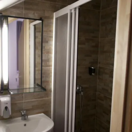 Fair And Square Hostel Belgrade