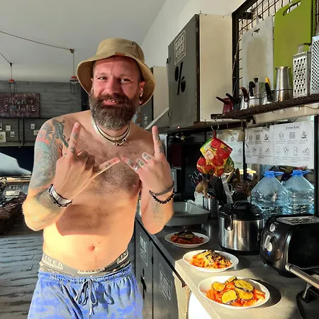 Hostal Fair And Square