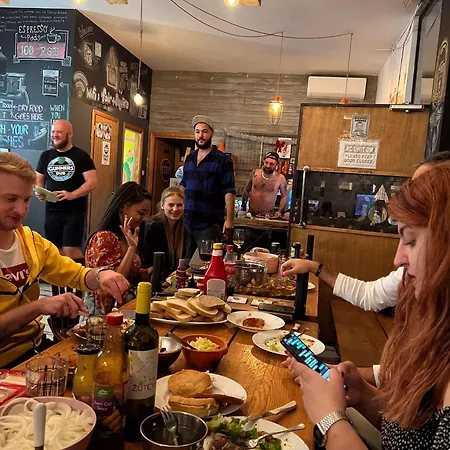 Hostel Fair And Square *