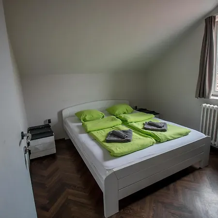 Fair And Square Vandrerhjem