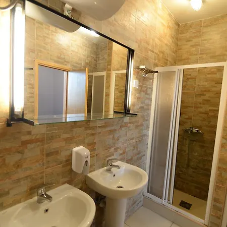 Hostel Fair And Square *