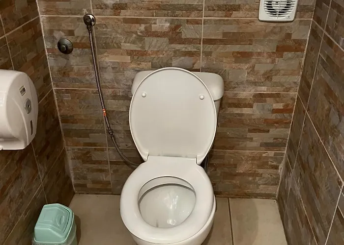 Fair And Square Hostal *