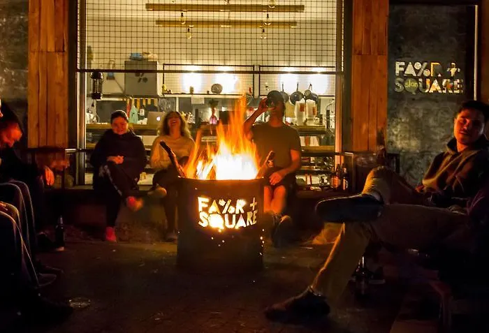 Hostal Fair And Square