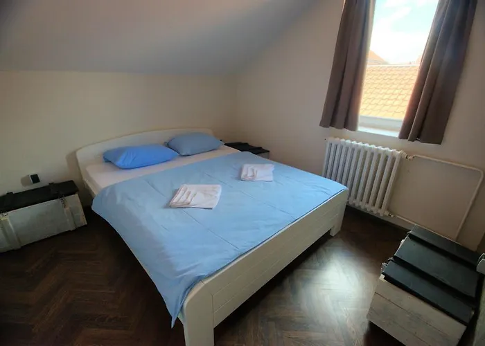 Hostal Fair And Square