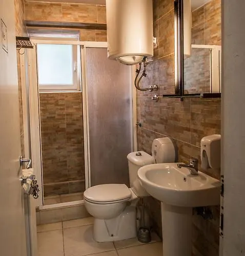 Hostal Fair And Square Belgrado