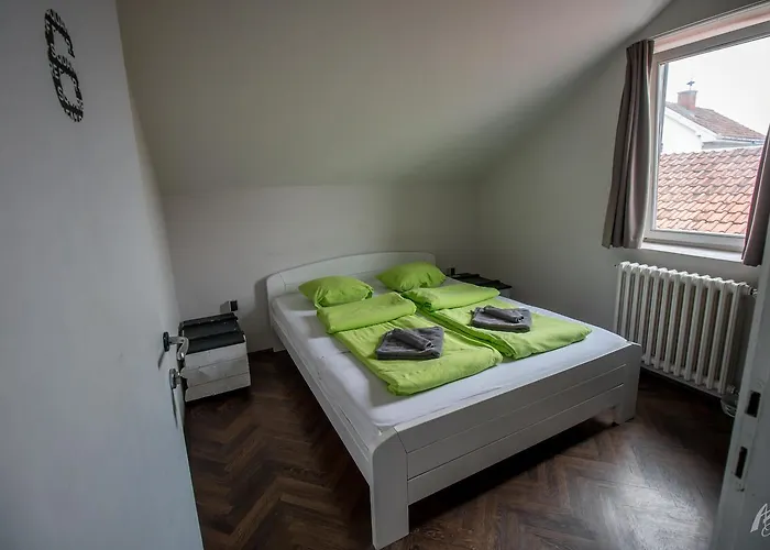 Fair And Square Hostal